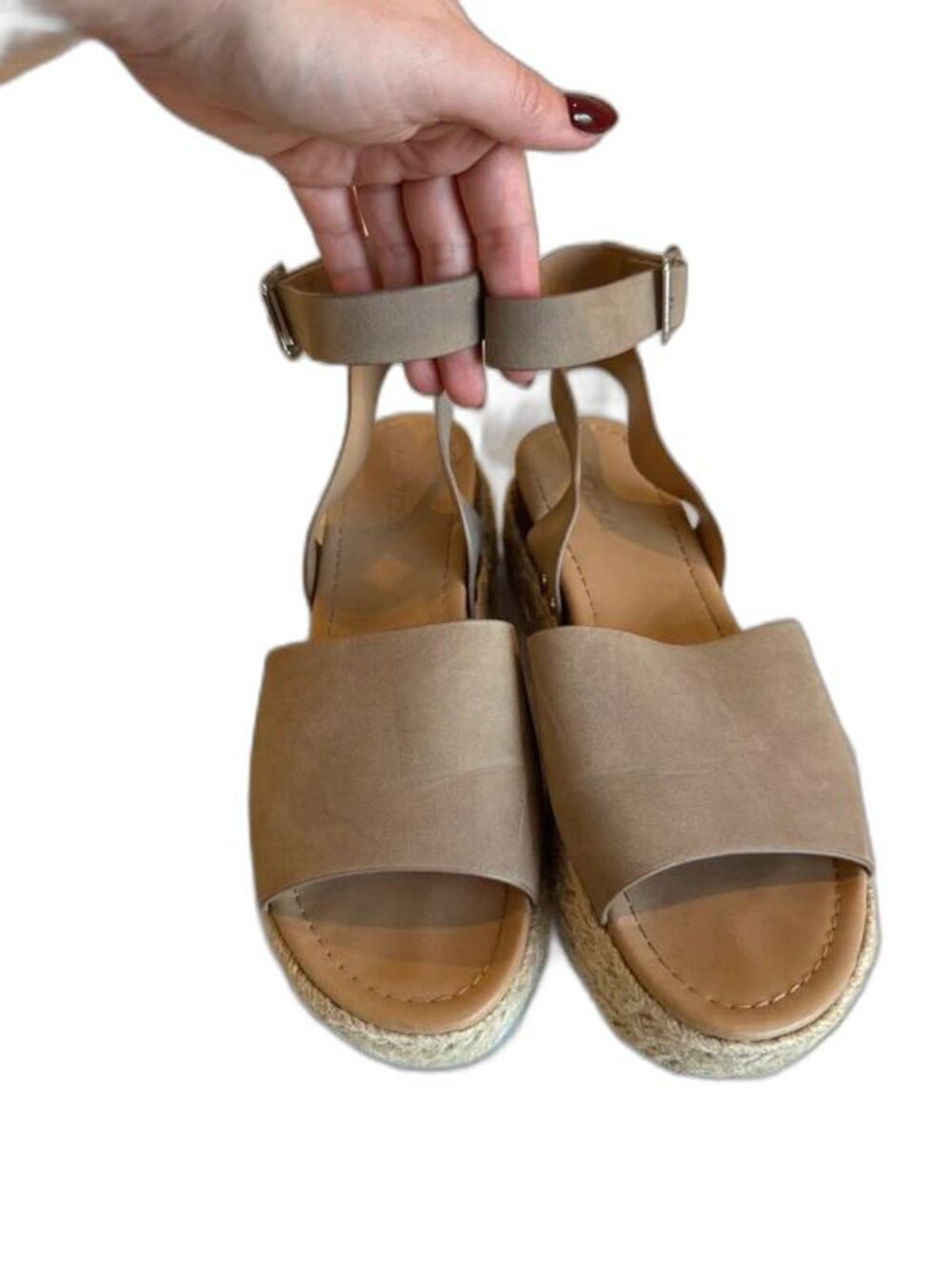 Soda Platform Sandal Size 9